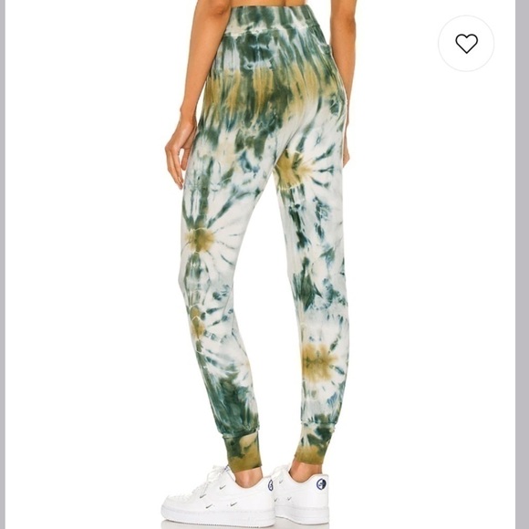 Young, Fabulous & Broke Reid Jogger in Winterleaf Wash in size Medium - Picture 4 of 10